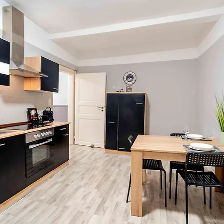 Nahe Therme Und Zentrum